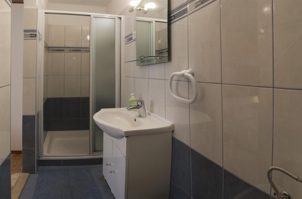 Apartments Gudelj โตรกีร์ ภายนอก รูปภาพ