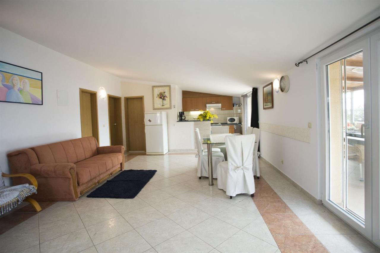 Apartments Gudelj โตรกีร์ ภายนอก รูปภาพ