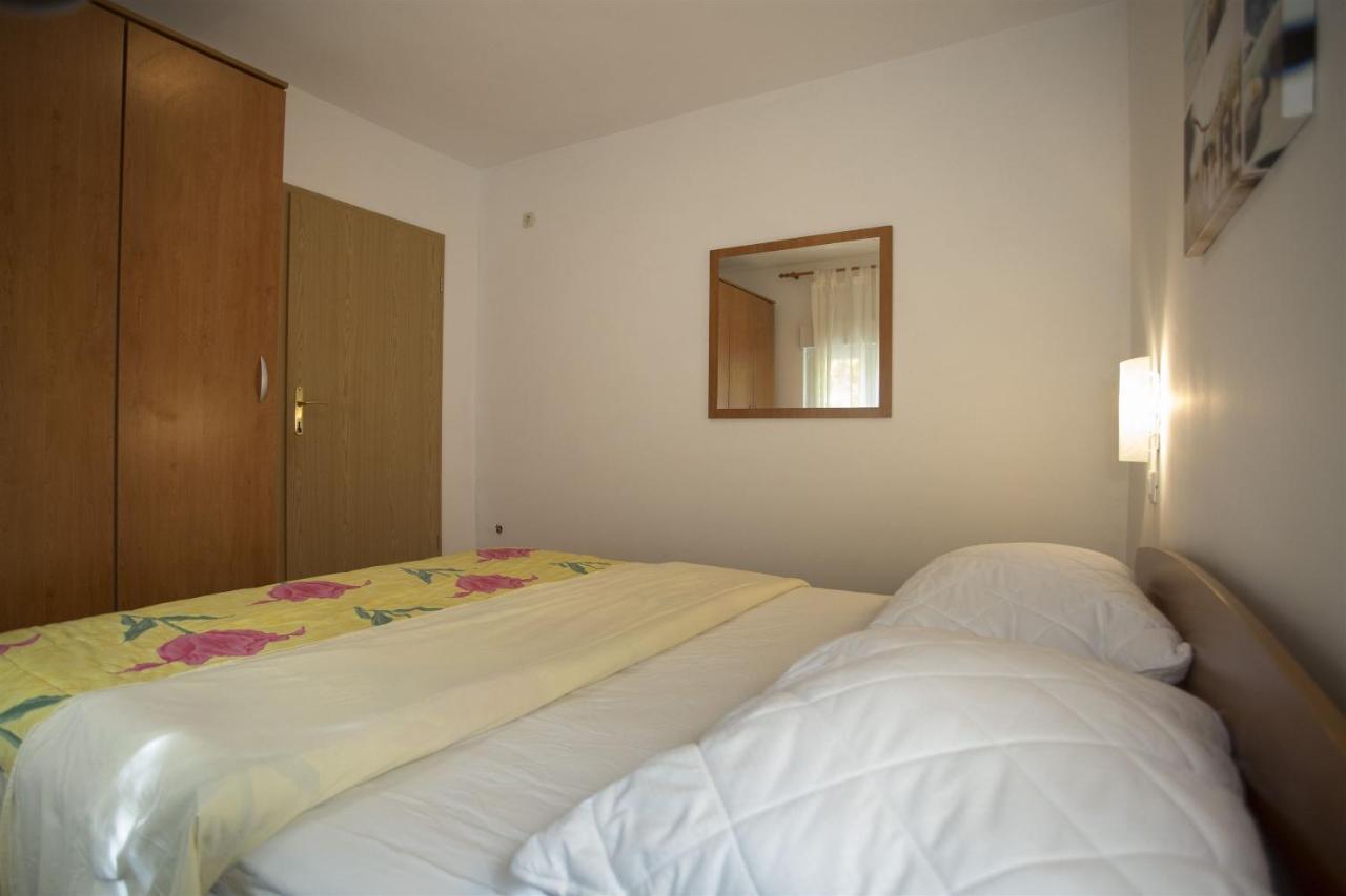 Apartments Gudelj โตรกีร์ ภายนอก รูปภาพ