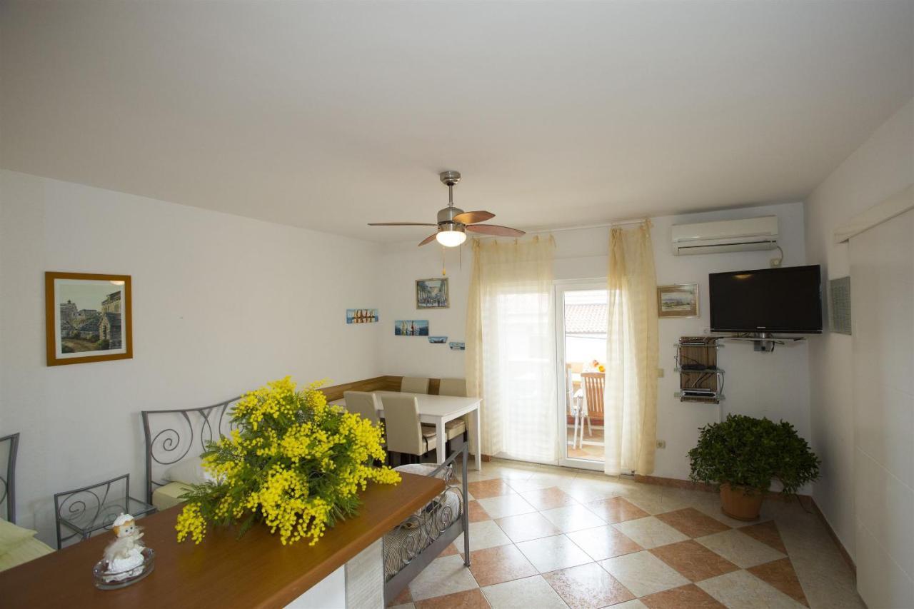 Apartments Gudelj โตรกีร์ ภายนอก รูปภาพ
