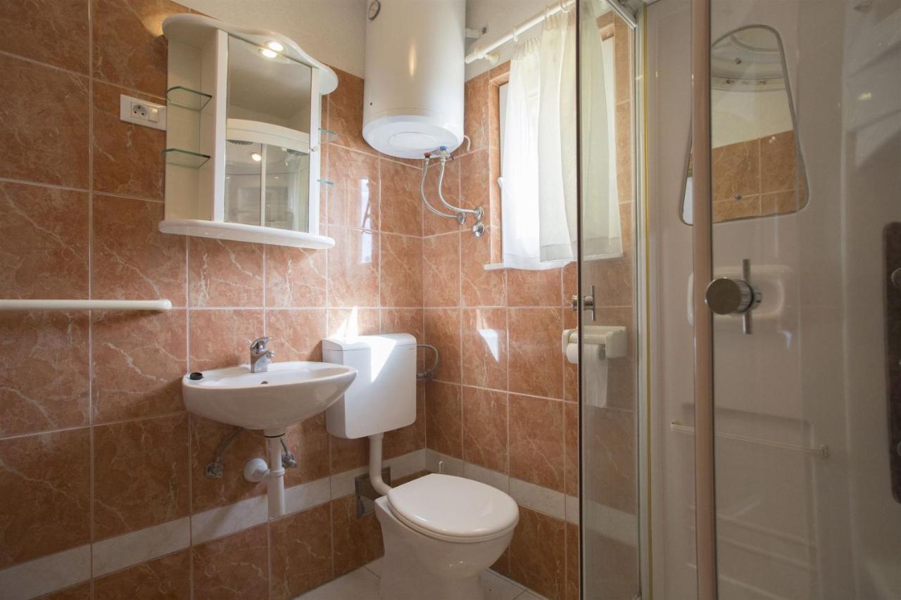 Apartments Gudelj โตรกีร์ ภายนอก รูปภาพ