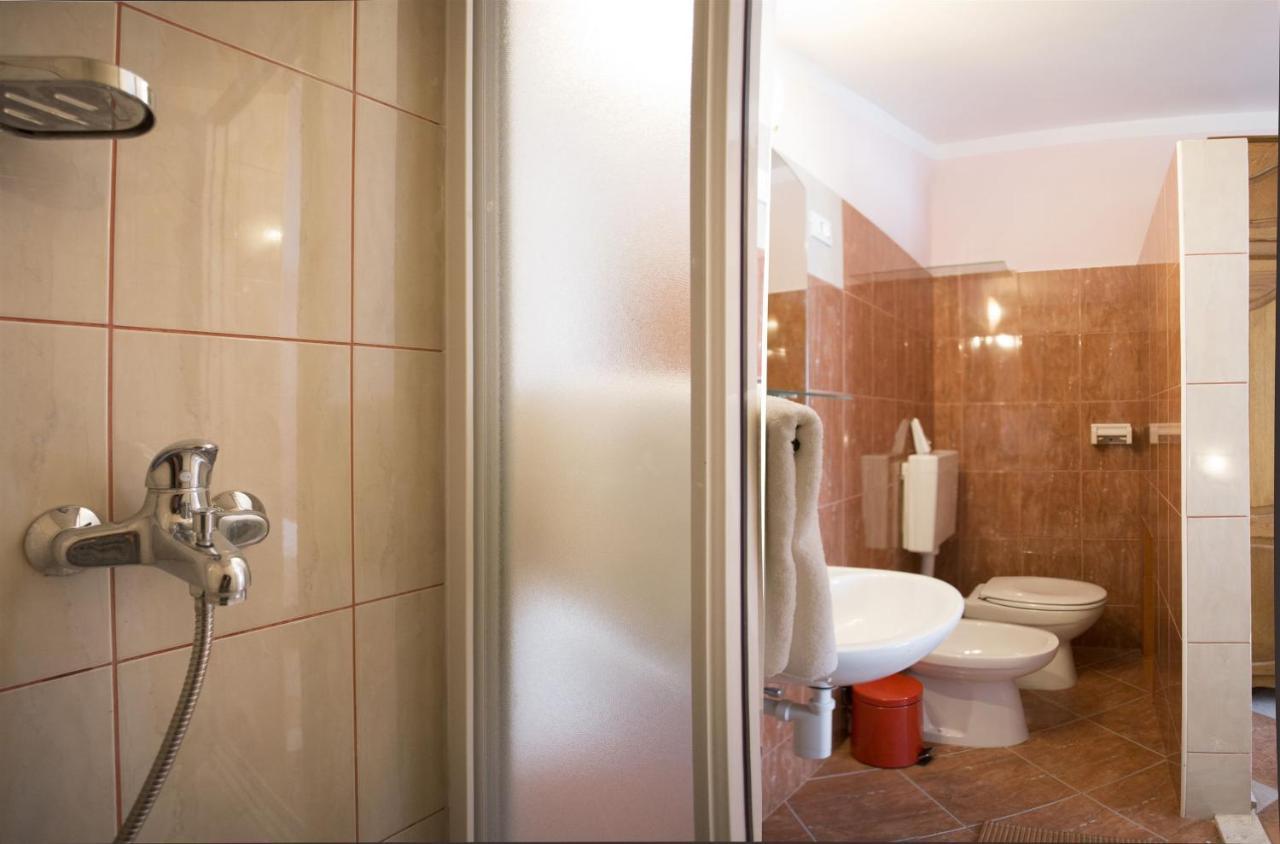 Apartments Gudelj โตรกีร์ ภายนอก รูปภาพ