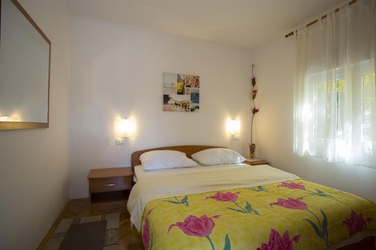 Apartments Gudelj โตรกีร์ ภายนอก รูปภาพ