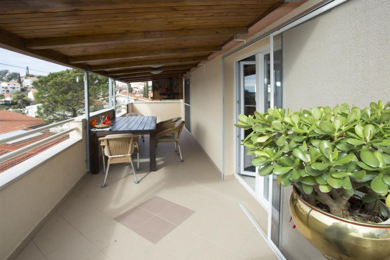 Apartments Gudelj โตรกีร์ ภายนอก รูปภาพ