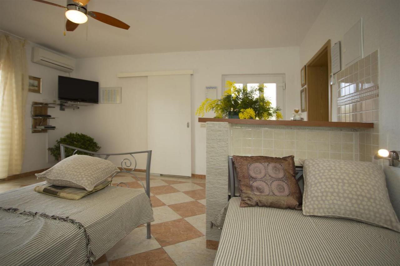 Apartments Gudelj โตรกีร์ ภายนอก รูปภาพ