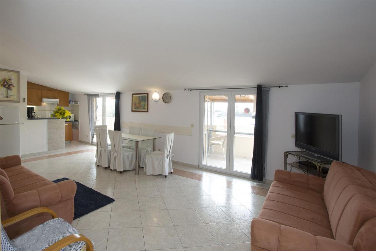 Apartments Gudelj โตรกีร์ ภายนอก รูปภาพ